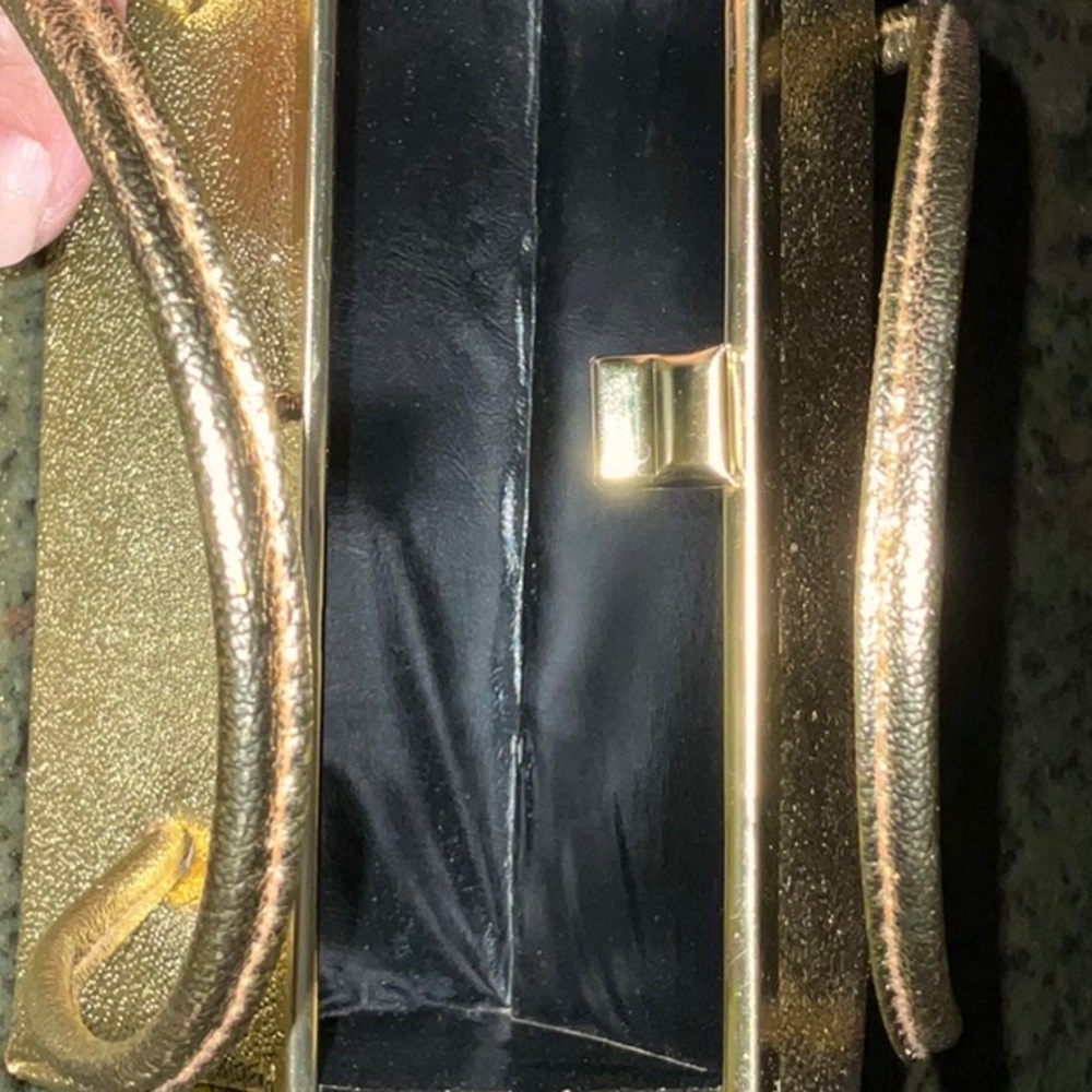 Gold Tone Lame’ Exterior Handbag Double Handle Vintage Black Interior 60s Small - Picture 13 of 13